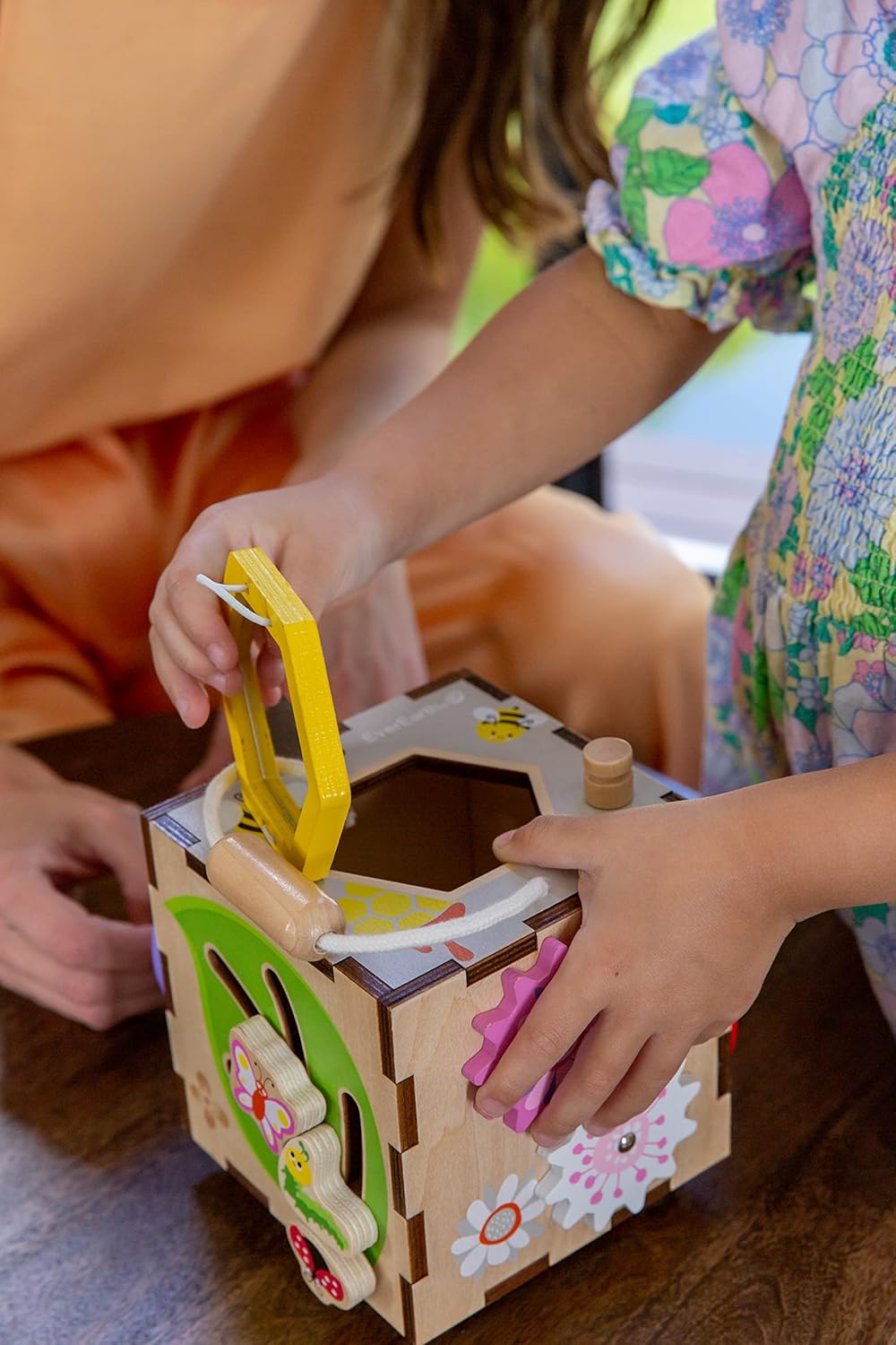 EverEarth 6 in 1 Mini Garten Abenteuer Motorikwürfel aus Holz mit zahlreichen Aktivitäten - Busy Cub