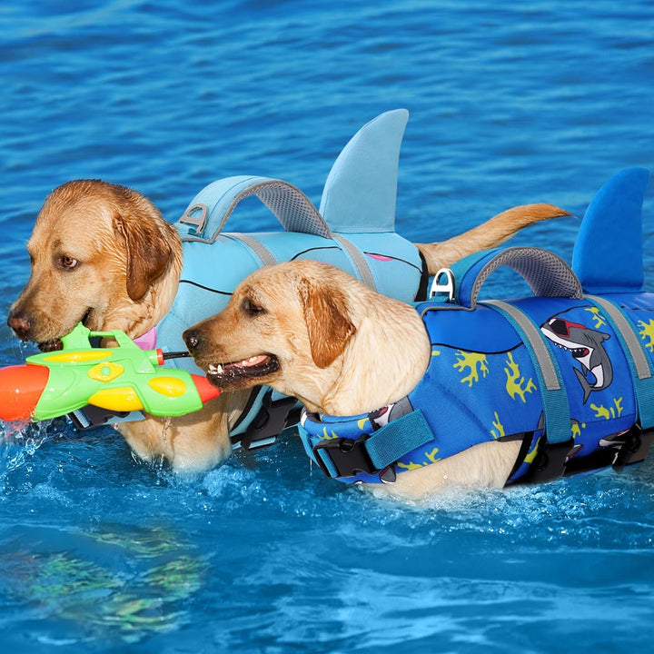AOFITEE Schwimmweste Hund Mittel, Hoher Auftrieb Hundeschwimmweste Hai, Verstellbar &amp; Ripstop Rettun