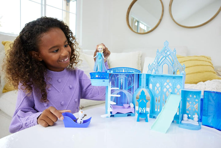 Mattel Disney Die Eiskönigin, Elsas Stapelschloss Puppenhaus-Spielset mit kleiner Puppe und 8 Teilen