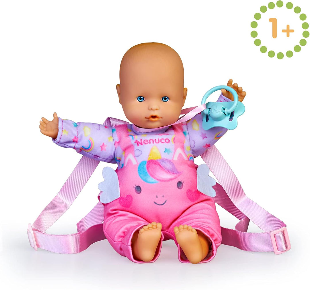 Nenuco - Spazieren gehen, Babypuppe 35 cm mit weichem Körper, Zubehör und Babytrage, um sie überall
