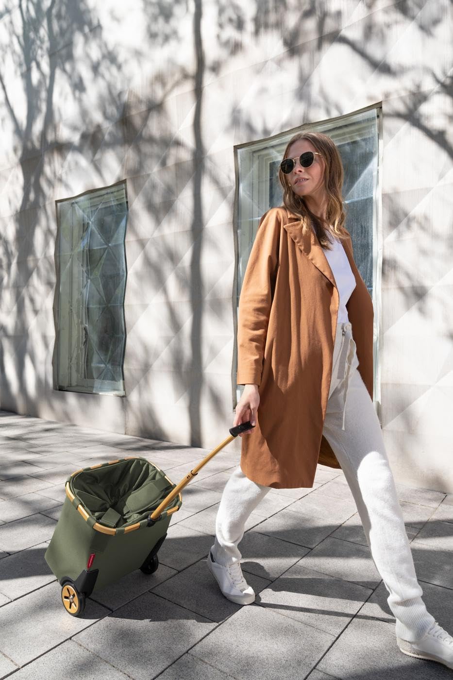 reisenthel carrycruiser Forest Gold – Tragbarer Einkaufstrolley mit stabilem Aluminiumrahmen, Schult