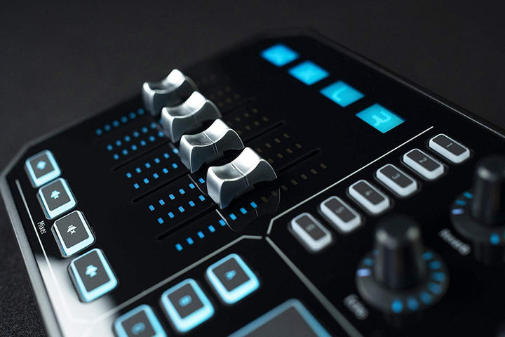 TC Helicon GoXLR Revolutionäre Online-Broadcaster-Plattform mit 4-Kanal-Mischpult, motorisierten Fad