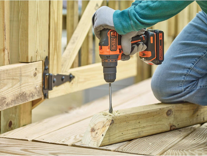 Black+Decker Akku-Bohrschrauber, Bohrmaschine mit 2-Gang Getriebe (18V, 1.5Ah, inklusive 400mA Ladeg