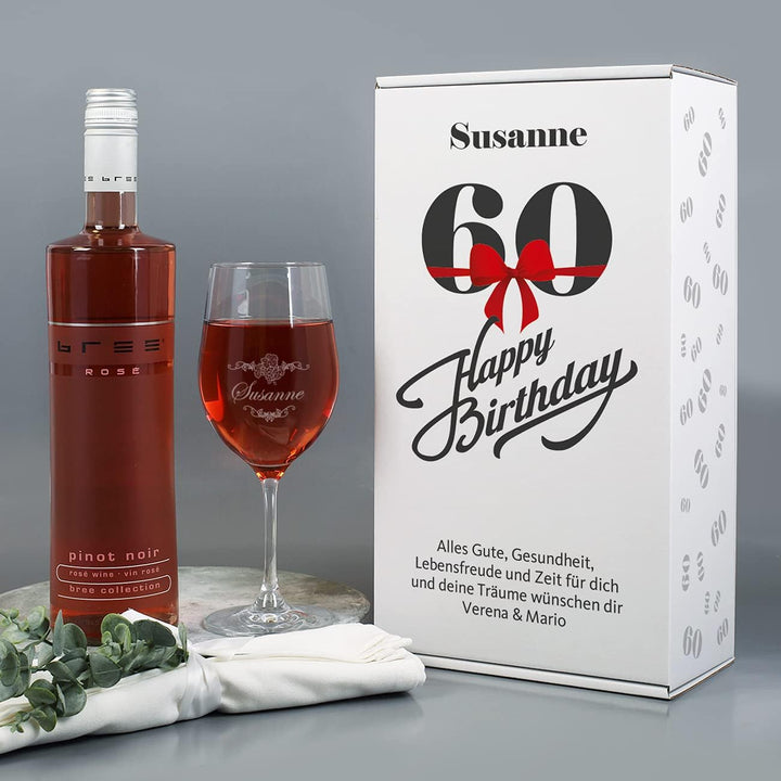 Herz &amp; Heim® Geburtstagsgeschenk zum 60. Geburtstag - Bree Wein-Präsent mit graviertem Weinglas in G
