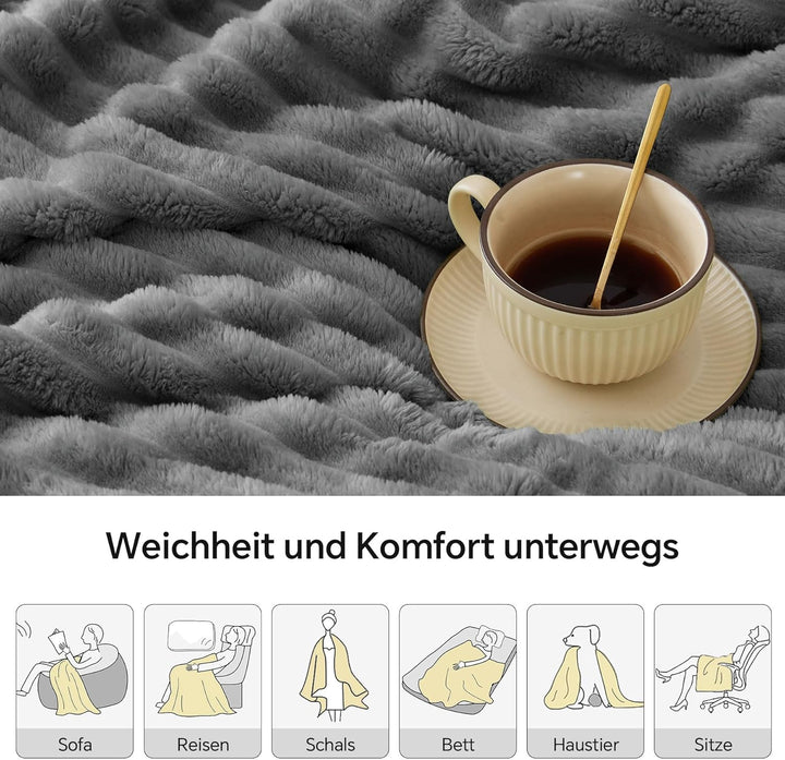 BEDELITE Kuscheldecke Flauschig Decke 150x200 - weiche XL Flanell Decken Grau für Couch, Deko Streif