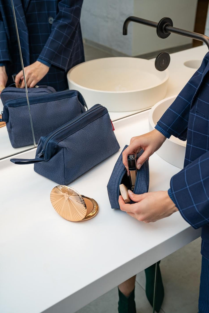 reisenthel travelcosmetic - Starke robuste und praktische Reisekosmetiktasche, Handschlaufe, wassera