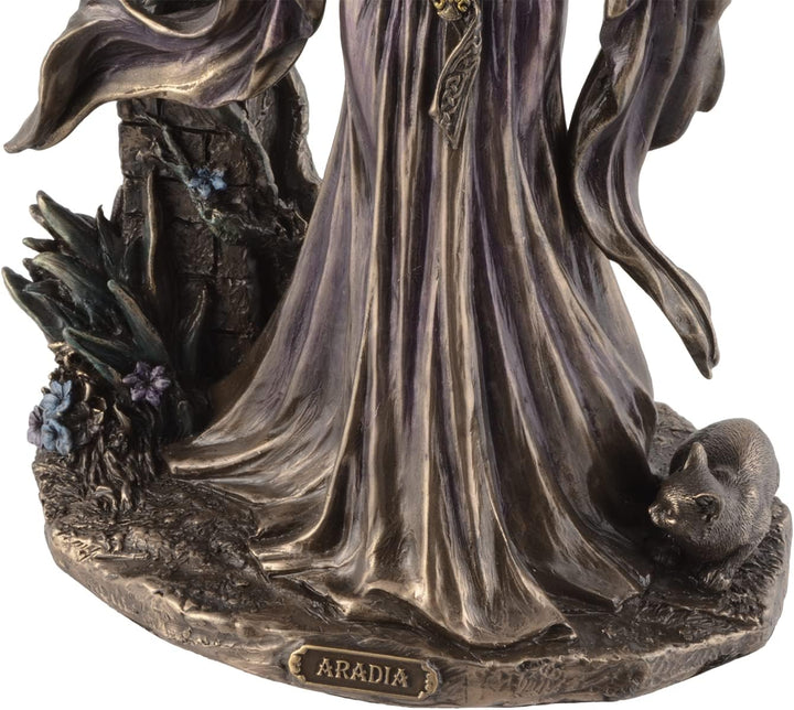 Aradia, Wiccakönigin der Hexen - by Veronese