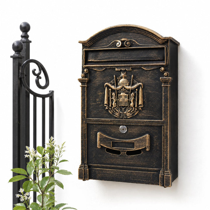 Mucola Briefkasten Wandbriefkasten Antik mit Zeitungsfach abschliessbar Gold | Aluguss-Front mit 3D-