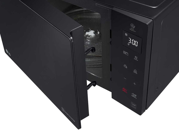 LG Electronics NeoChef MH 6535 GIS Mikrowelle mit Grill / 1000 W / 25 L / Digital display / schwarz