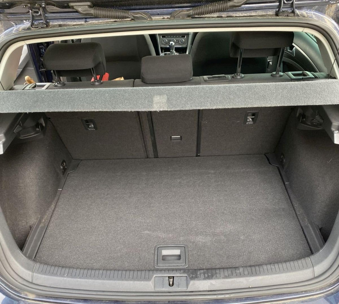 AZUGA Gummi Kofferraumwanne Premium Antirutsch passend für VW Golf 7/Seat Leon (5F) ab 11/2012-3/202