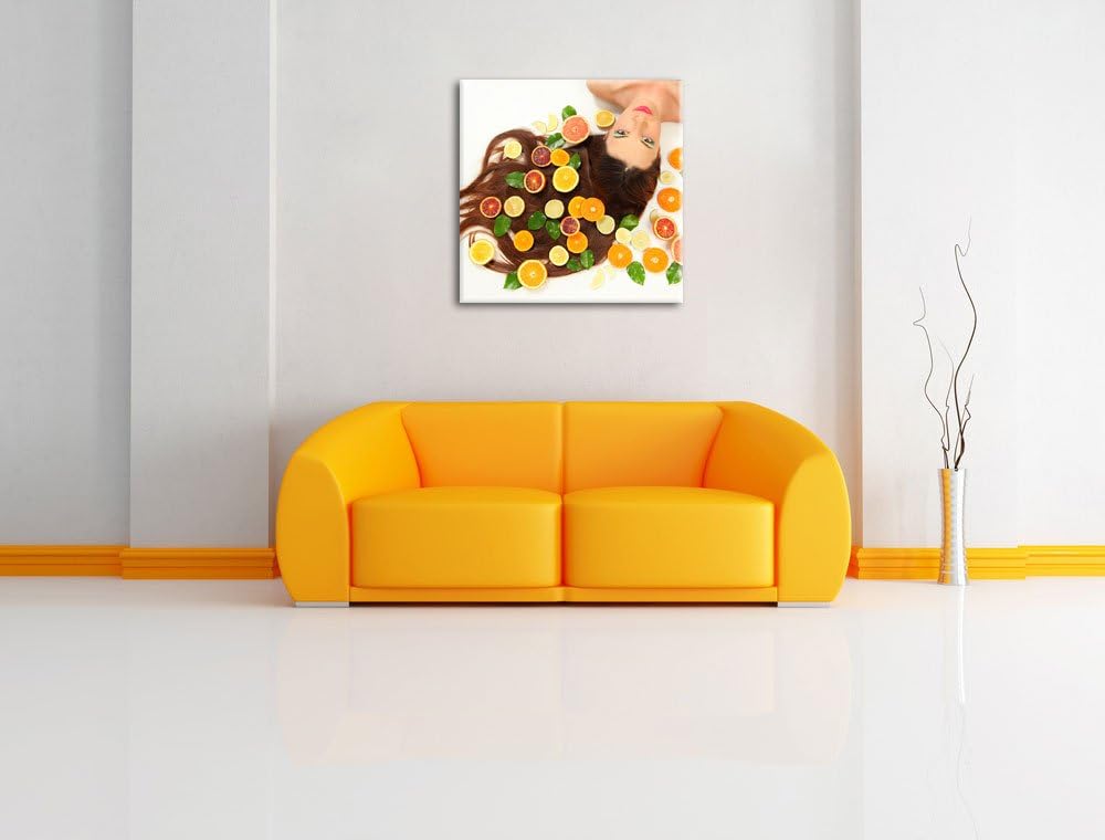 Pixxprint Hübsche Frau mit Obstscheiben als Leinwandbild Quadratisch/Grösse: 70x70 / Wandbild/Kunstd