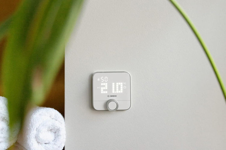 Bosch Smart Home Raumthermostat II für kabelgebundener Heizsysteme, 230 V, kompatibel mit Google Ass