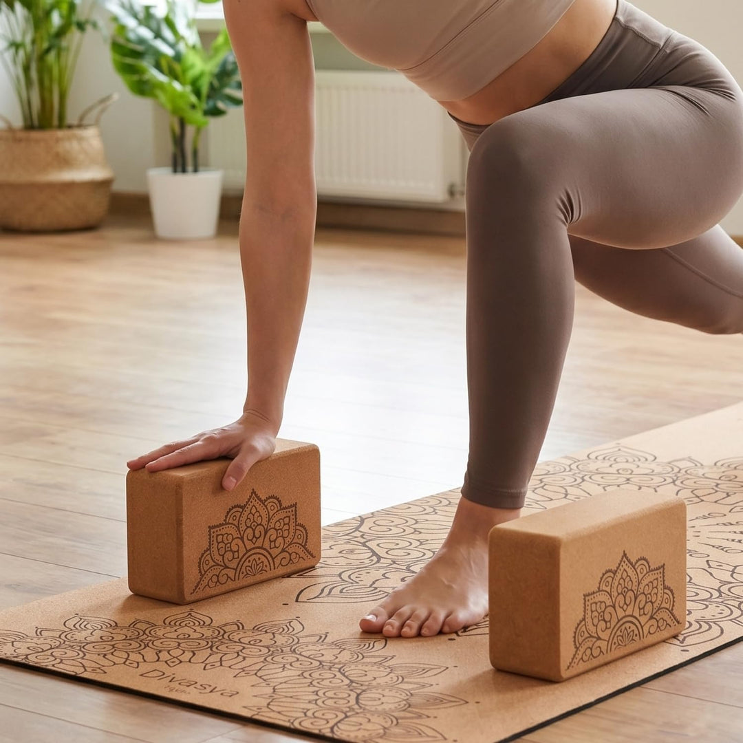 Yoga Blöcke aus Kork | 2er Set | 22,5 x 15 x 7,5 cm | abgerundete Kanten | rutschfest &amp; robust | Yog