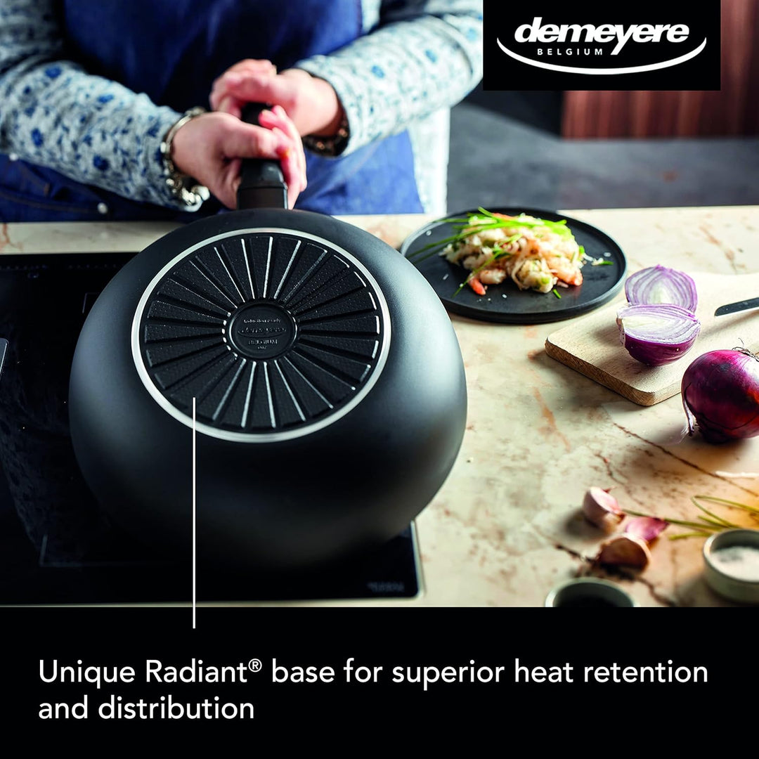 demeyere Alu Classico 3 Duraslide® Hochwertiger Wok fuer Induktion und alle anderen Herdarten, Antih