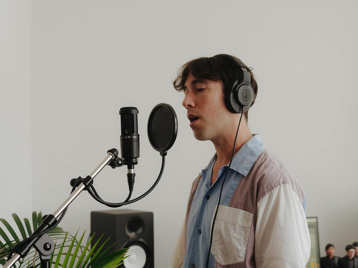 Audio-Technica 2020 Kondensatormikrofon mit Nierencharakteristik Schwarz Black XLR, Black XLR
