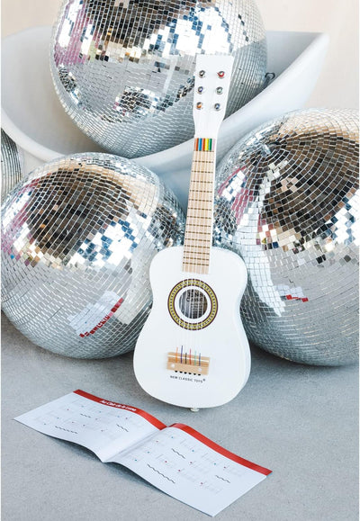 New Classic Toys 10346 Gitarrenspielzeug aus Holz, Weiss, M, Weiss