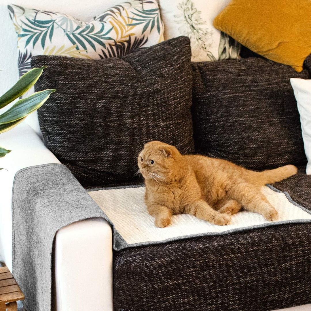 Navaris Katzen Kratzmatte Kratzschutz Sofa - Sisal Kratzteppich 130 x 45 cm für Katze - Couch Katzen