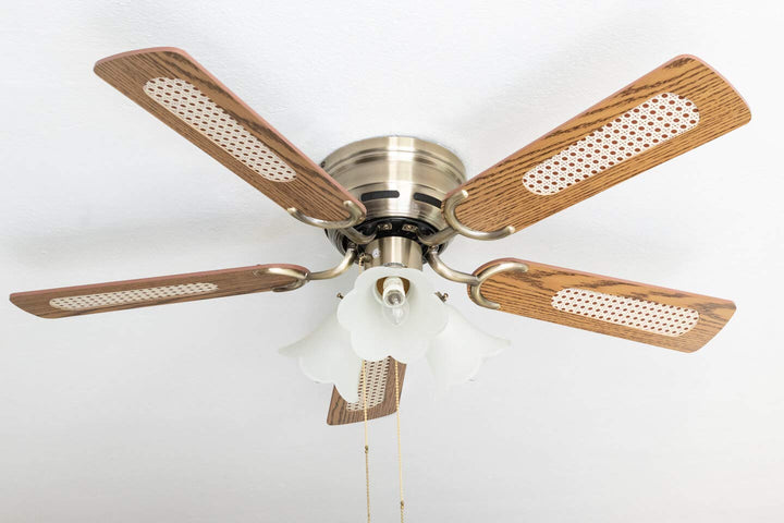 Kisa Deluxe Deckenventilator 105 cm Messing Antik Flügel Eiche/Walnuss mit Beleuchtungsfunktion und