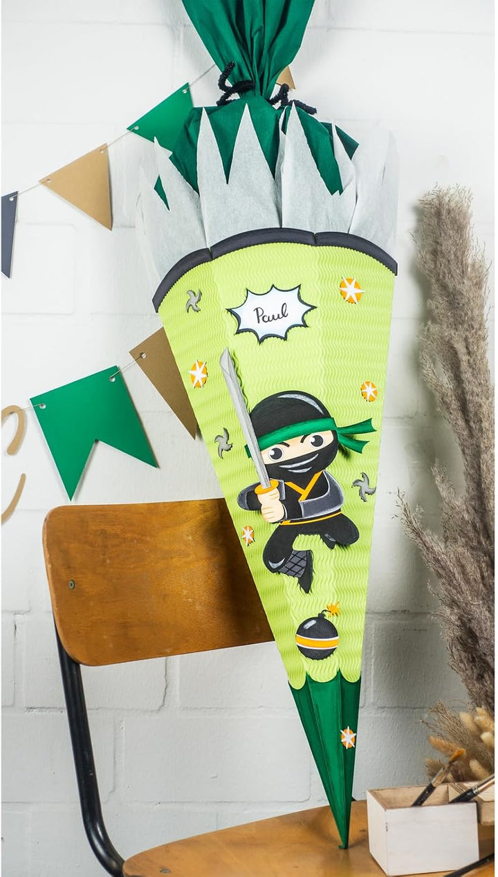Ursus 9910002 - Schultüten-Bastelset "Ninja", aus 3D-Colorwellpappe 260 g/m², Set zum Basteln einer