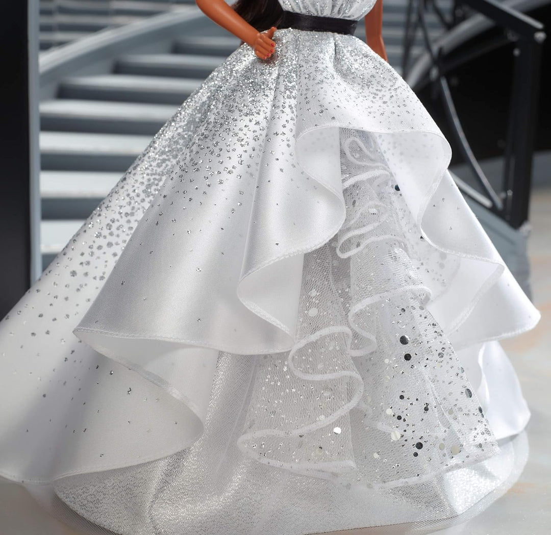 Barbie FXC79 Fashionistas Puppe im schwarzweiss karierten Rock, Puppen Spielzeug ab 6
