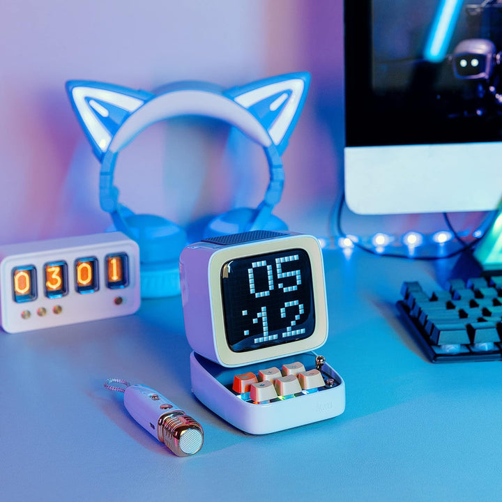 Divoom Ditoo-Mic Pixel Art LED tragbarer Bluetooth-Lautsprecher mit drahtlosem Karaoke-Mikrofon, App