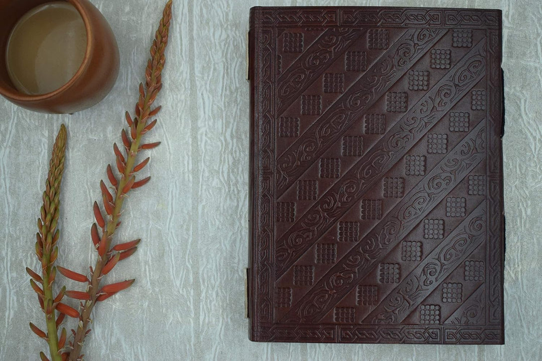 OVERDOSE Handgemachtes Leder Tagebuch Celtic Griffin Journal Dragon Diary mit Dual C-Lock Reisetageb