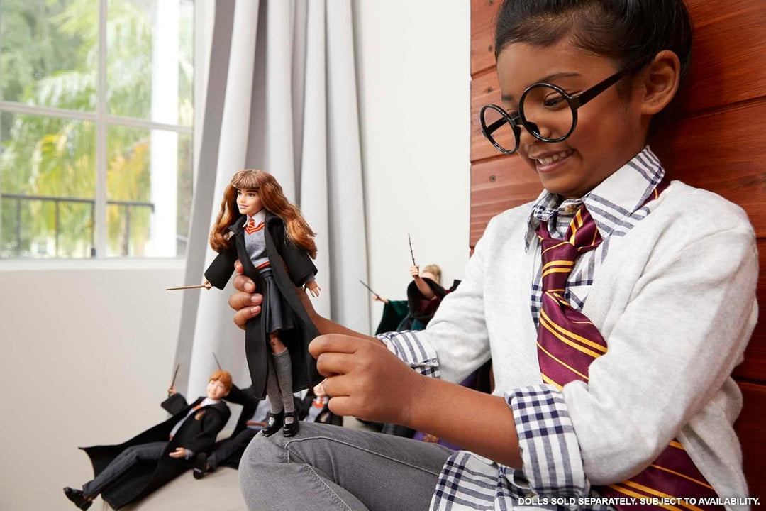 HARRY POTTER Hermine Granger - Hogwarts-Uniform, Gryffindor-Robe und personalisierter Zauberstab für
