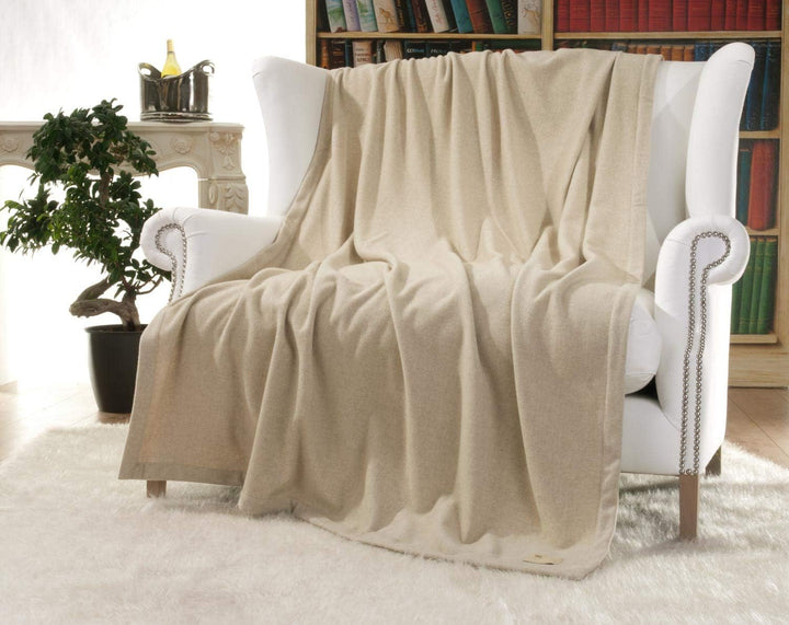 Wohnen & Accessoires GmbH & Co. KG Kaschmirdecke, Wolldecke aus 100% Kaschmir Amalfi Creme-beige 150