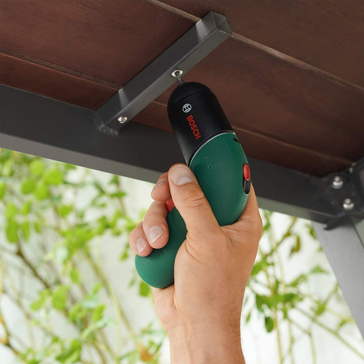 Bosch Akkuschrauber IXO (6. Generation, grün, variable Drehzahlsteuerung, über Micro-USB-Kabel aufla
