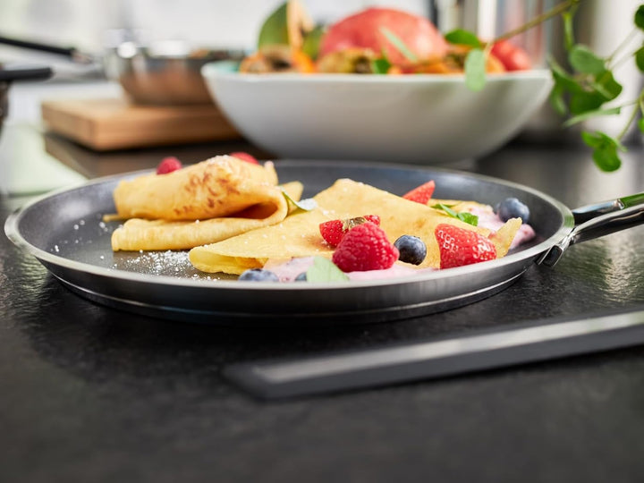 RÖSLE SILENCE PRO Crêpes Pfanne, Hochwertige Bratpfanne mit kratzfester Premium-Antihaftversiegelung