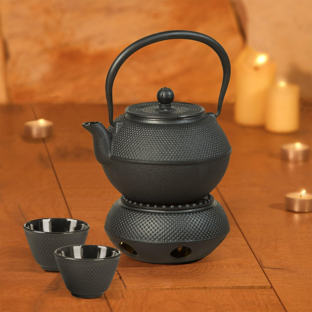 Dimono Traditionelles Tee-Set aus Gusseisen: Teekanne, Stövchen und 2 Teebecher Komplett-Set, Komple