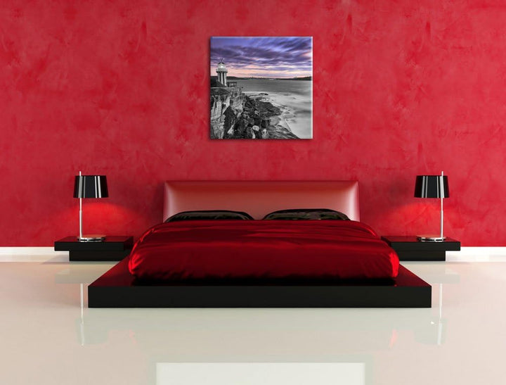 Pixxprint Leuchtturm an Klippe schwarz/weiss, Format: 70x70 auf Leinwand, 70x70