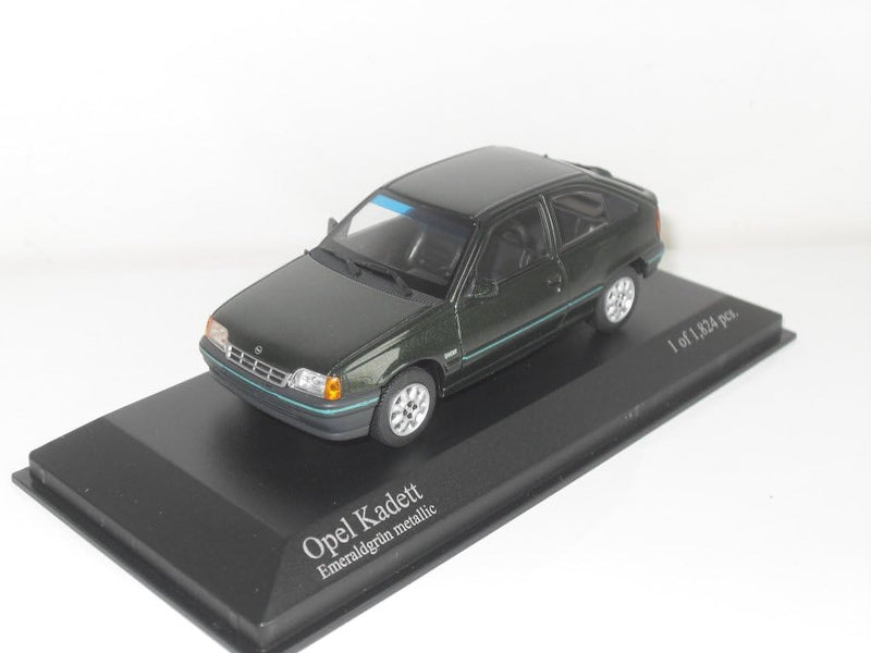 Minichamps 400045900 - Opel Kadett E, Massstab: 1:43, grün