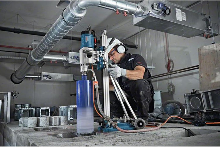 Bosch Professional Nass-Diamantbohrmaschine GDB 350 WE (350 mm Bohrbereich, 3-Gang Getriebe, 3.200 W