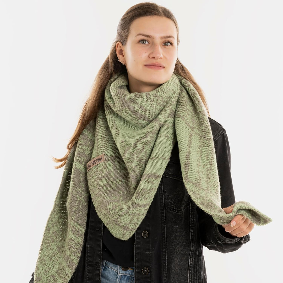 KNIT FACTORY - Dreiecksschal Lea - Damen Strickschal mit Wolle - Umschlagtuch für den Herbst und Win