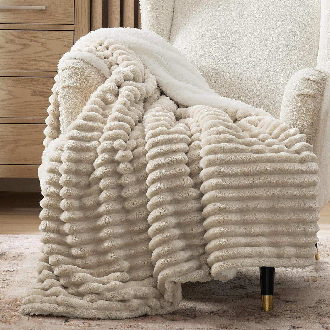 BEDSURE Sherpa Decke Beige - Warme Dicke Kuscheldecke Flauschig, Sofadecke Couchdecke Winterdecke, W