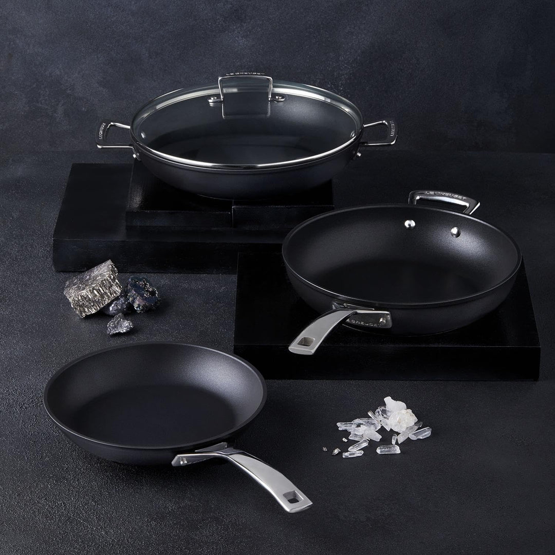 Le Creuset Aluminium-Antihaft Pfanne, hoch, Ø 24 cm, PFOA-frei, Für alle Herdarten inkl. Induktion g