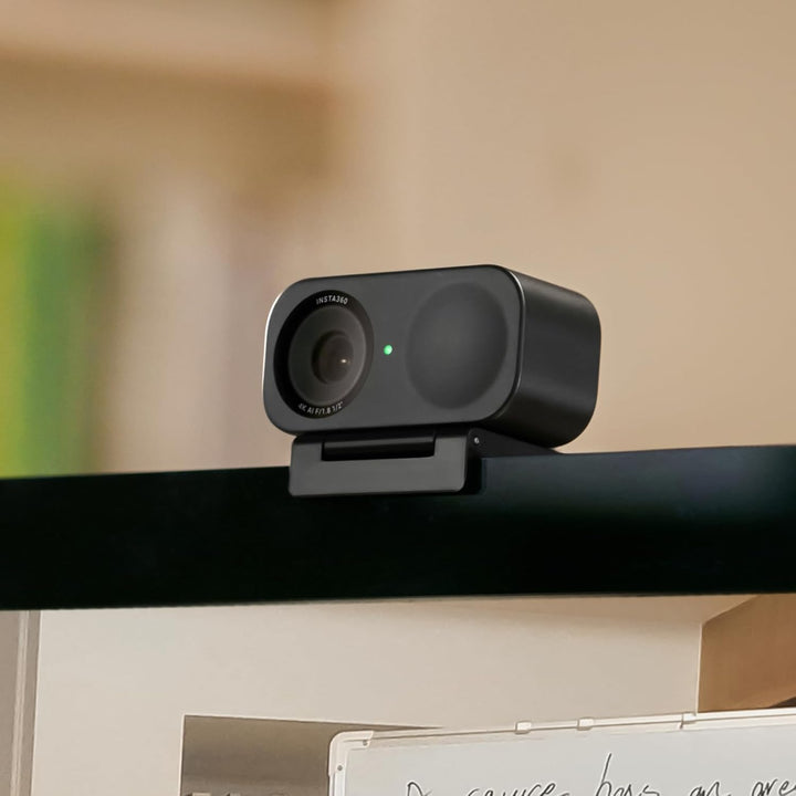 Insta360 Link 2C Stativ Bundle - 4K Webcam für PC/Mac, 1/2" Sensor, Auto-Framing, HDR, Mikro mit KI-