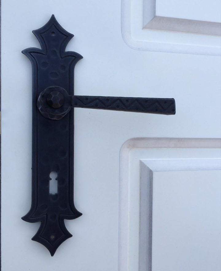 Antikas - Antike Eleganz - Tür-Beschlag Schmiedeeisen - mediterraner Landhausstil - Meran