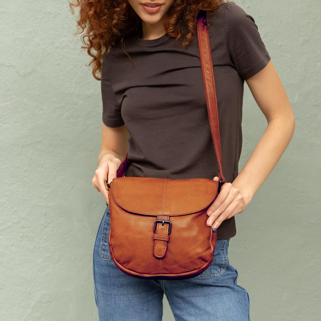 Gusti Leder Umhängetasche Candice | Handgefertigte Ledertasche Damen für Alltag & Freizeit I Elegant