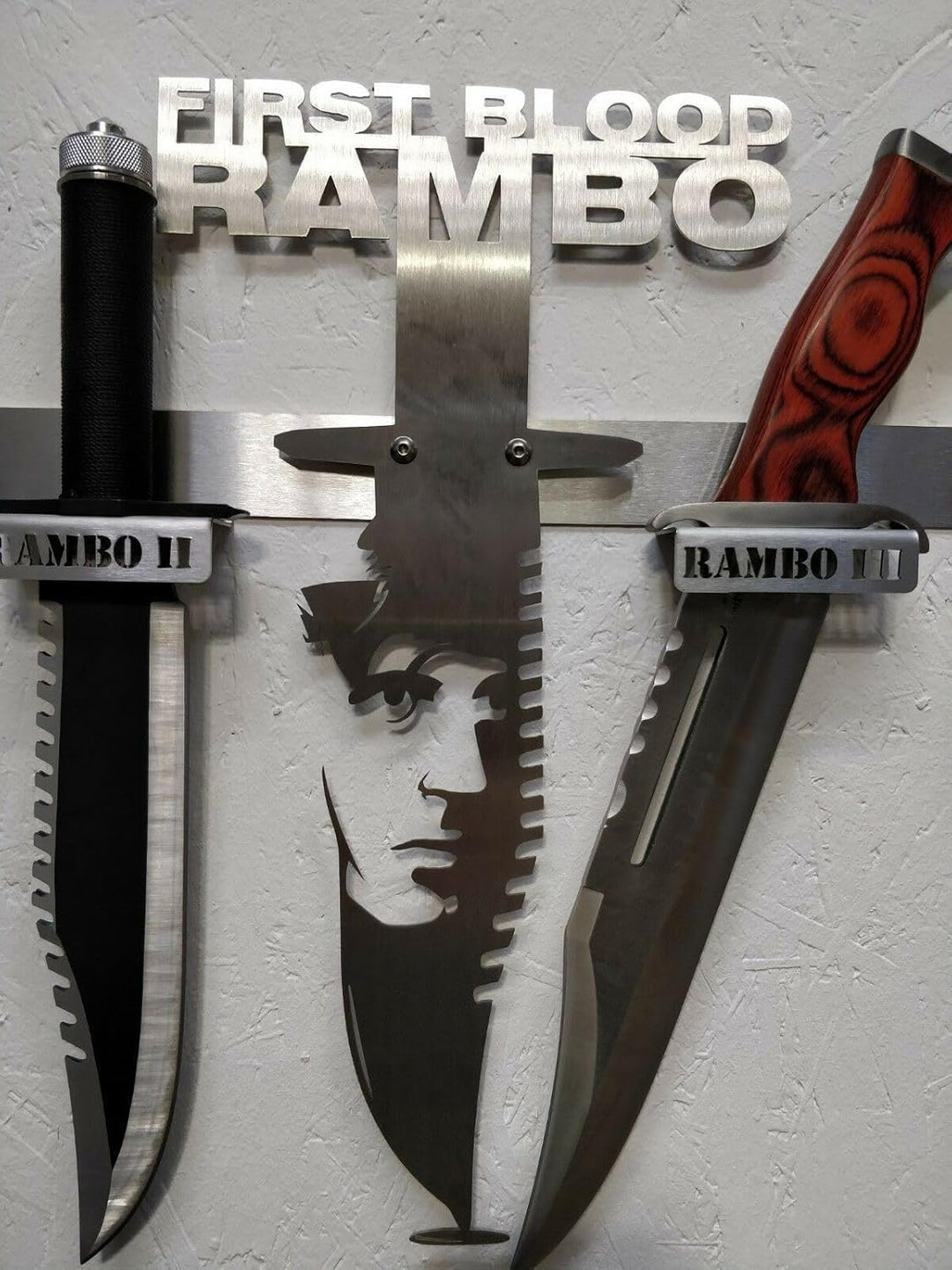 Generisch Arizona Outlet Rambo-Messer-Set 1 2 3 und 4 und Edelstahl Design Wand Halterung