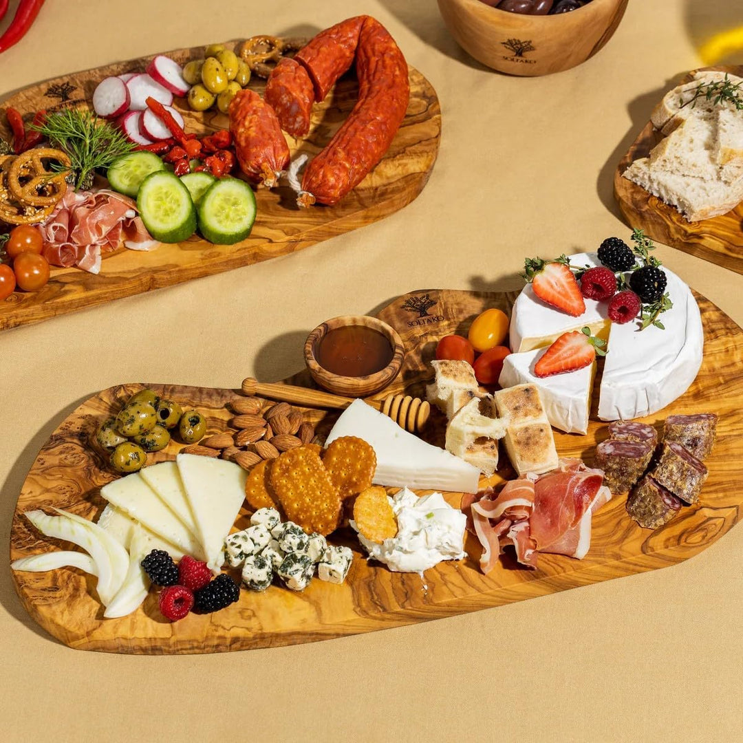SOLTAKO Olivenholz Geschenksset ideal für Tapas und Brotzeit Bundles Catania 45cm + Hummus Lover 2er