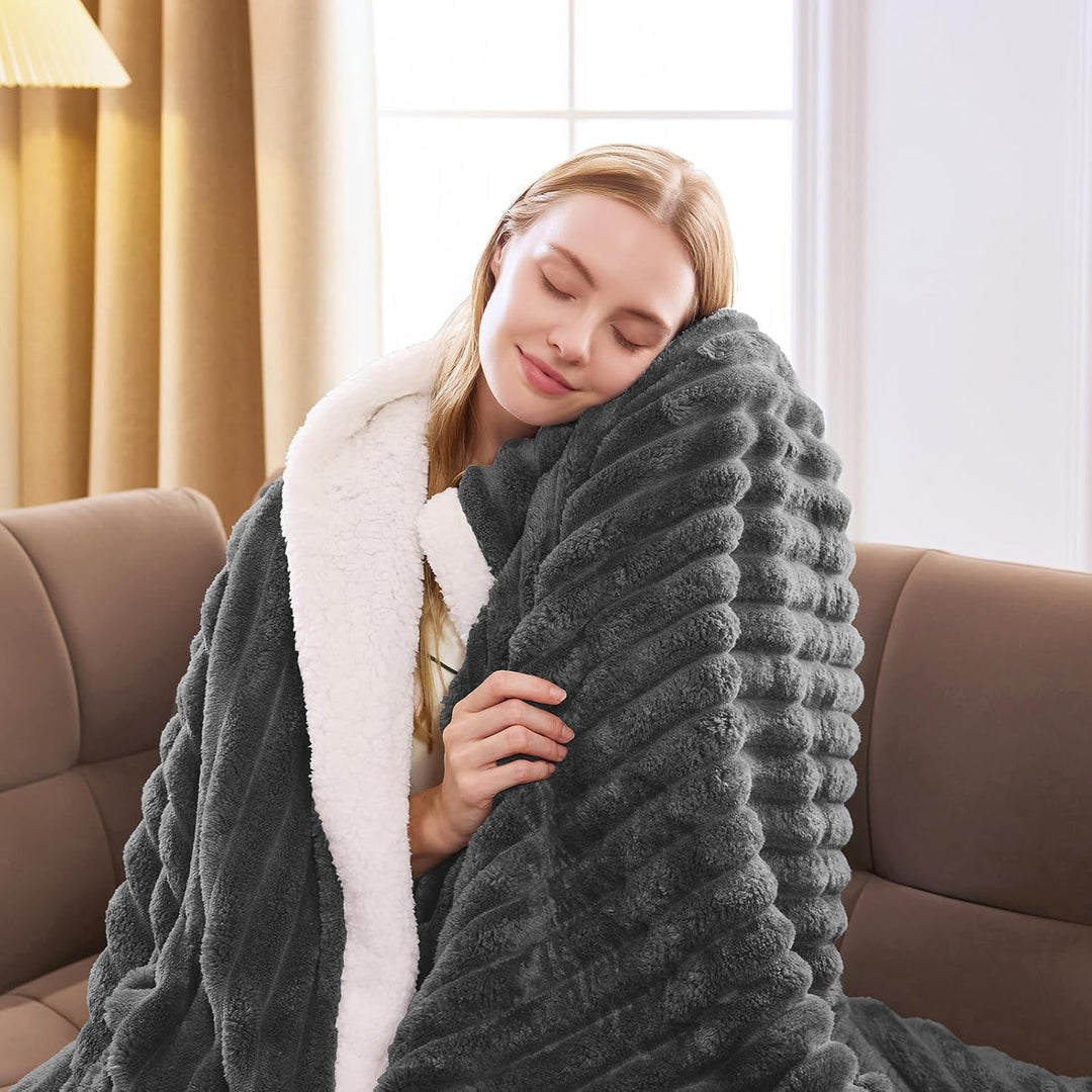 WAVVE Decke Sherpa Kuscheldecke Flauschig Grau - Extra Warme Dicke Weiche Grobe Kordecke Sofaüberwur