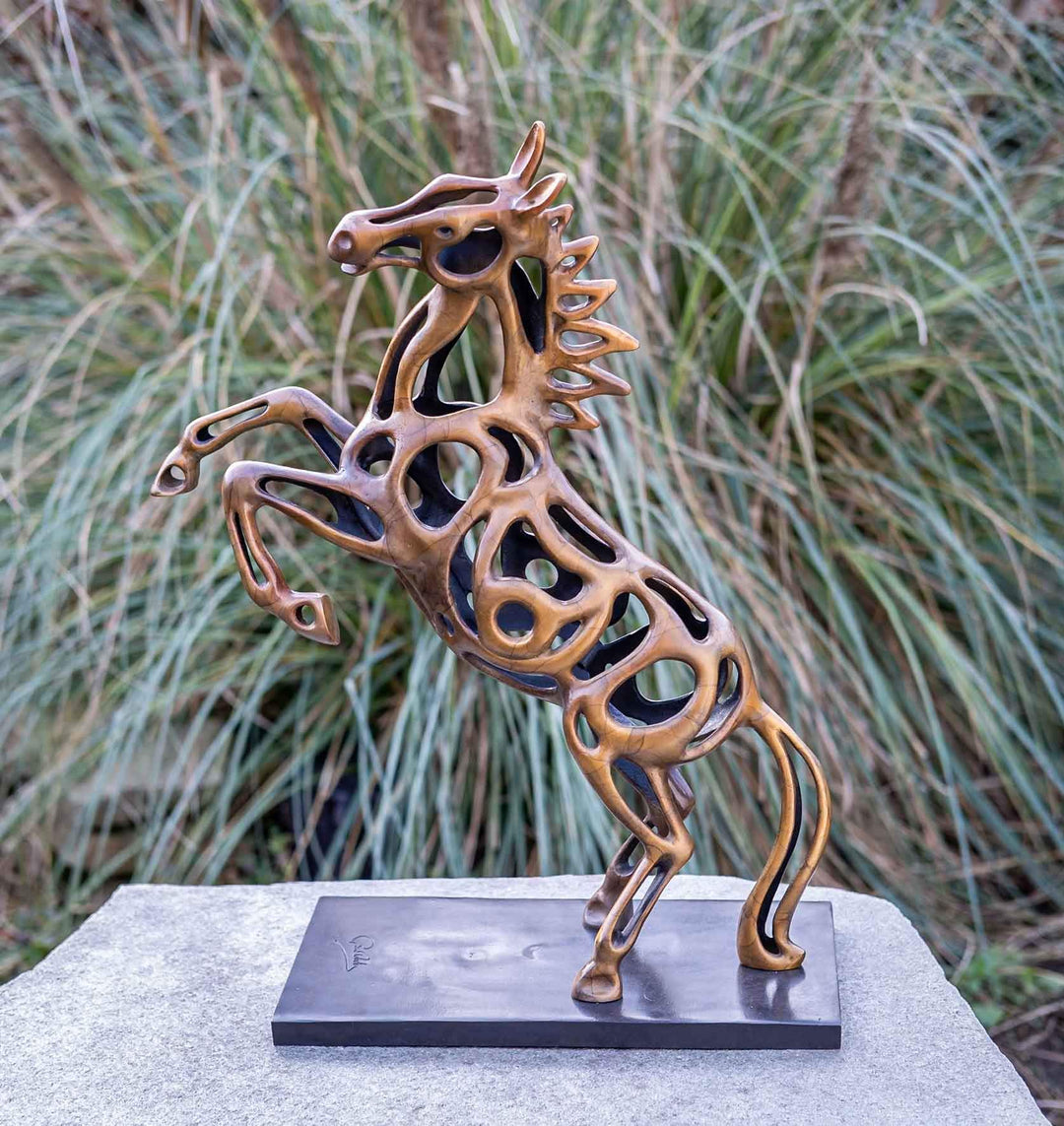 IDYL Bronze-Skulptur Pferd | 56x19x45 cm | Moderne Bronze-Figur handgefertigt | Gartenskulptur und T