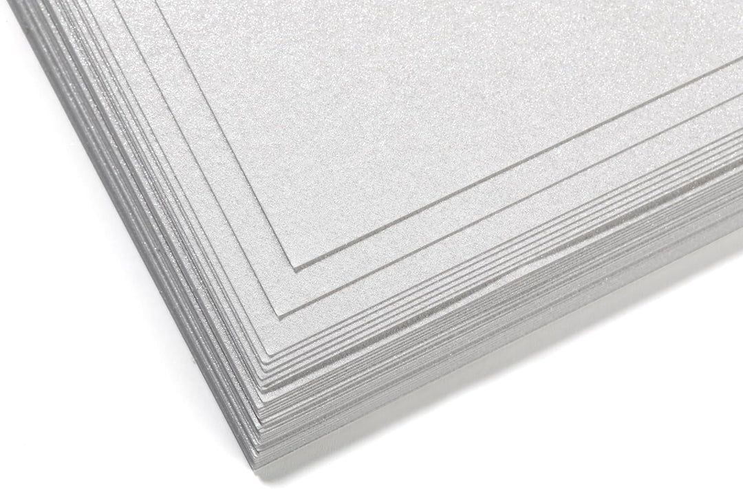 50 Blatt DIN A4 Perglanz-Papier Schneeweiss-Metallic, Bastelpapier mit Perlmutt-Schimmer, 120 g/m²