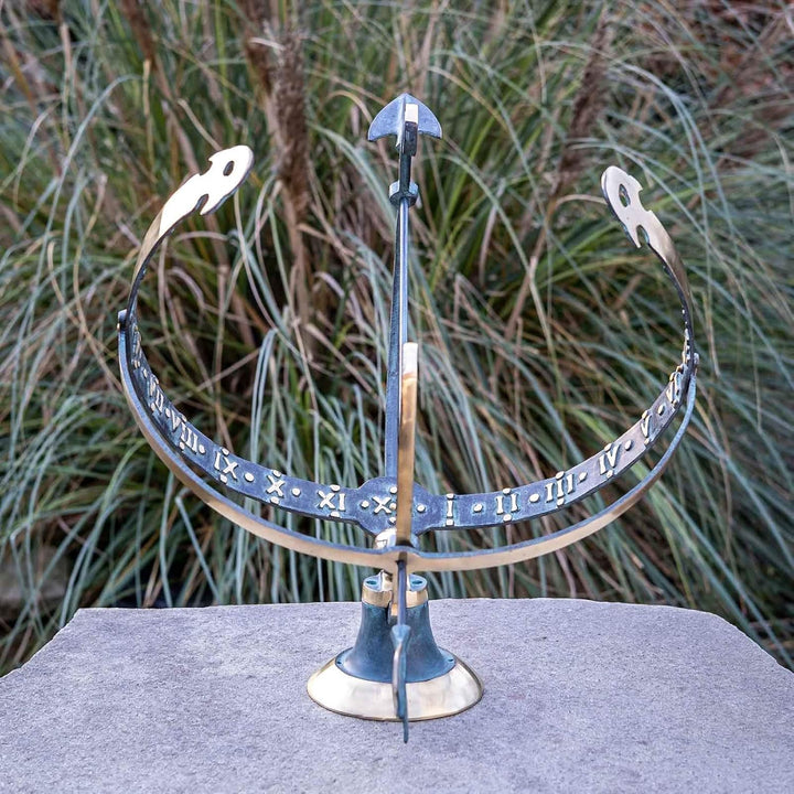 IDYL Outdoor Zeitmesser aus Bronze Sonnenuhr - hochwertig und auffällig | Nr. 0028 | Masse: 45 x 55