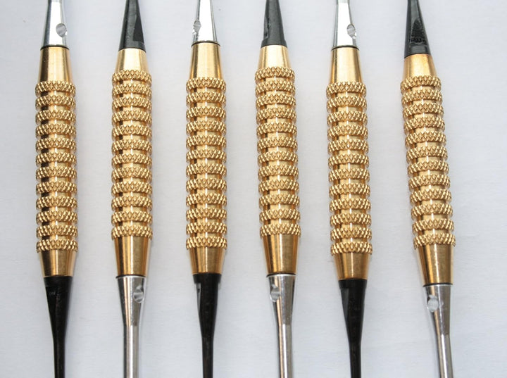 6 Dartpfeile in PAK Darttasche mit Zubehör (Pfeile Messing)