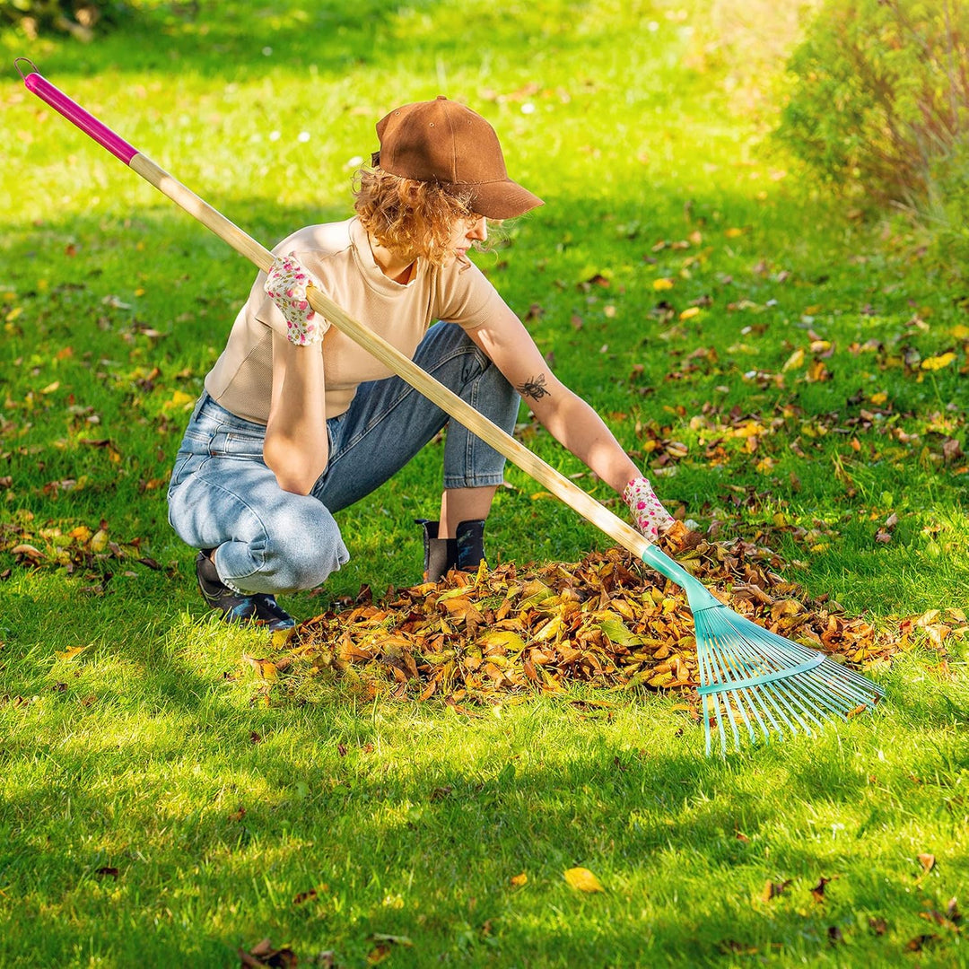 KADAX Rechen, Laubrechen für Damen, Harke mit langem Stiel aus Holz, Laubfächer für Garten, Bequeme