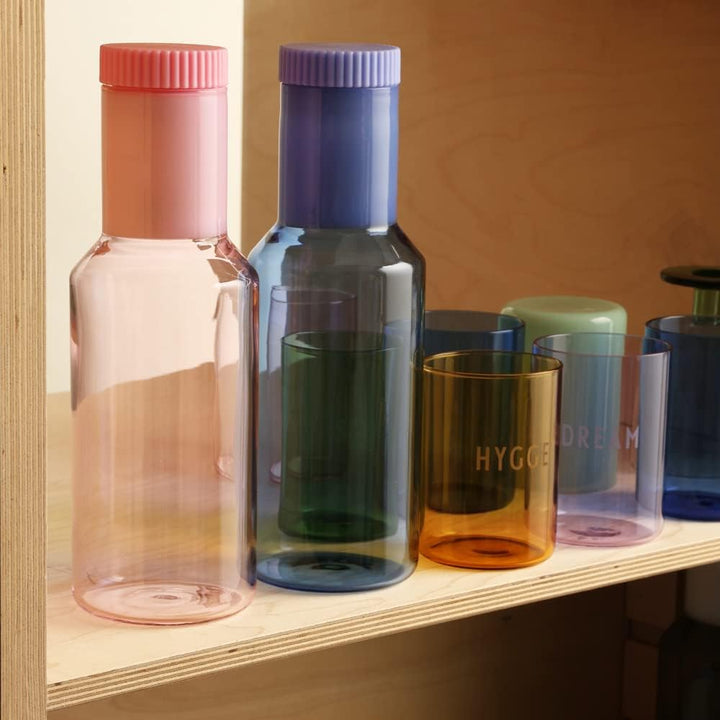 Design Letters Glaskaraffe mit Deckel 1L | muttertagsgeschenk | spülmaschinenfest wasserkaraffe mit