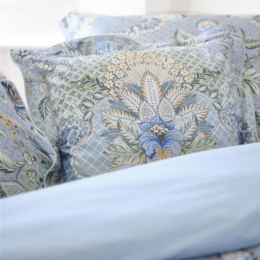 Pip Saluti Grandi SqCus Light Blue 45x45
